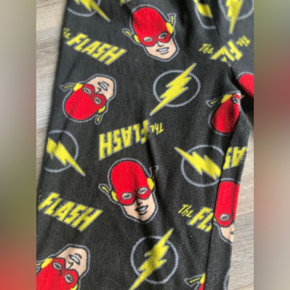 Flash Pajamas Size 8 - Picture 2 of 4